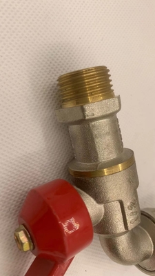 Nhà máy cung cấp 1/2 nickel bọc thép tay cầm vườn đồng bibcock vòi nước vòi
